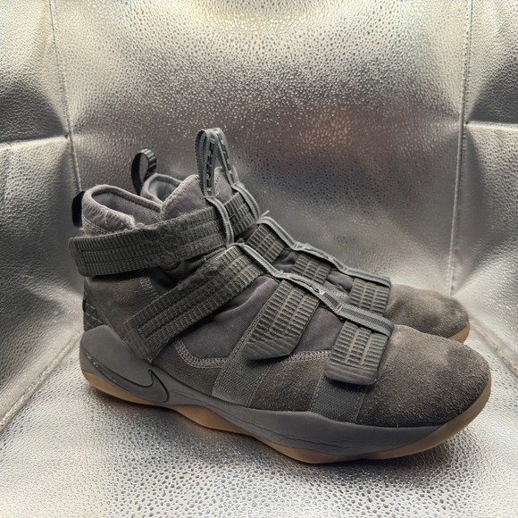 men's nike lebron soldier 11 basketball shoes